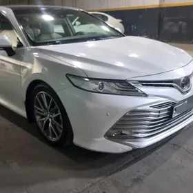 Toyota Camry 2018