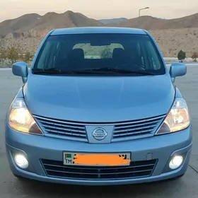 Nissan Versa 2011