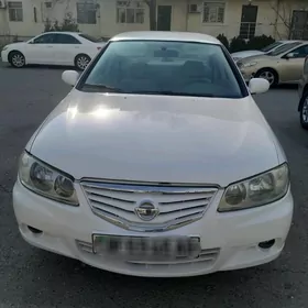 Nissan Sunny 2010