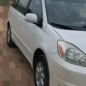 Toyota Sienna 2005