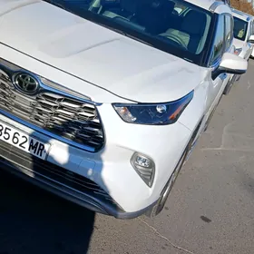 Toyota Highlander 2022