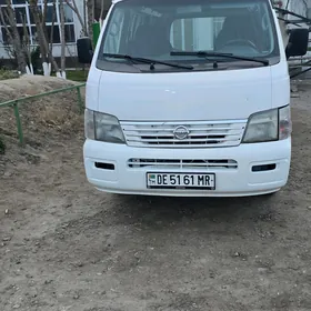 Nissan Urvan 2003