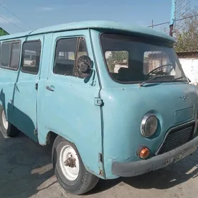 UAZ 452 1981