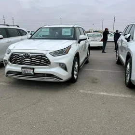 Toyota Highlander 2021