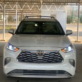 Toyota Highlander Hybrid 2020