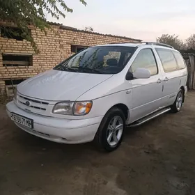 Toyota Sienna 2000