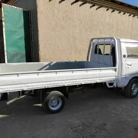 Hyundai H100 2002