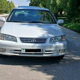 Toyota Camry 2000