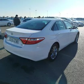 Toyota Camry 2015