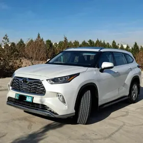 Toyota Highlander 2021