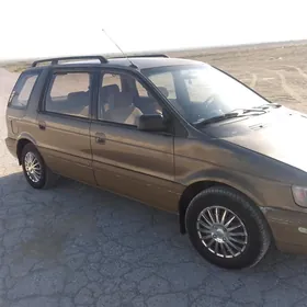 Mitsubishi Chariot 1992