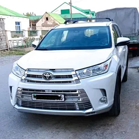 Toyota Highlander 2019