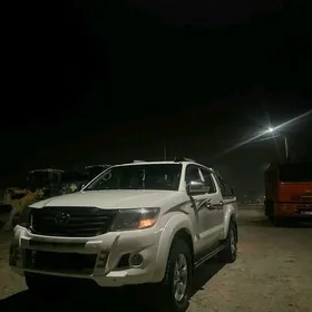 Toyota Hilux 2014