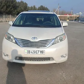 Toyota Sienna 2011