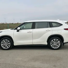 Toyota Highlander 2021