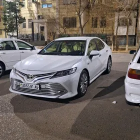 Toyota Camry 2020