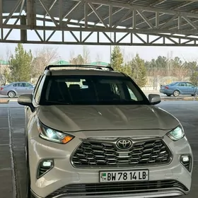 Toyota Highlander 2022