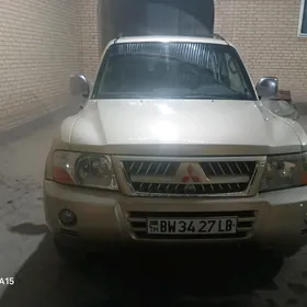 Mitsubishi Pajero 2005