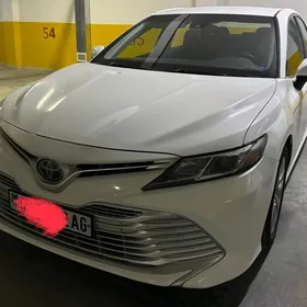 Toyota Camry 2018