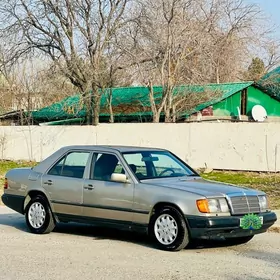 Mercedes-Benz 300E 1988