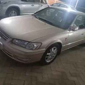 Toyota Camry 2001