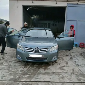 Toyota Camry 2011