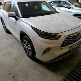 Toyota Highlander 2020