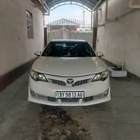 Toyota Camry 2014