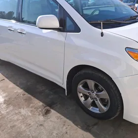 Toyota Sienna 2012