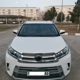 Toyota Highlander 2019