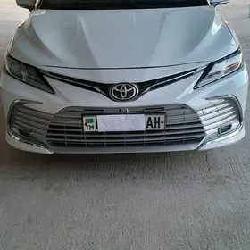 Toyota Camry 2018