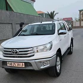 Toyota Hilux 2016