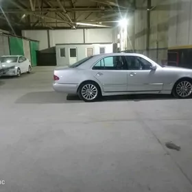 Mercedes-Benz W212 1997