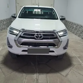 Toyota Hilux 2022