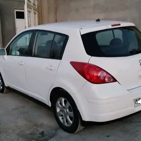 Nissan Versa 2008