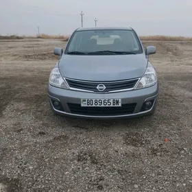 Nissan Versa 2012