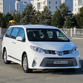 Toyota Sienna 2018