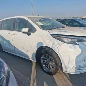 Toyota Sienna 2021