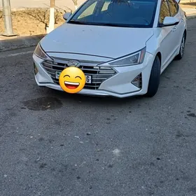 Hyundai Elantra 2019