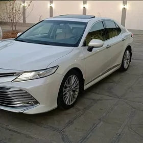 Toyota Camry 2020