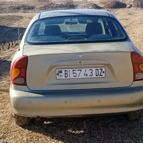 Daewoo Lanos 2001