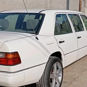 Mercedes-Benz C280 1992