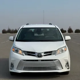 Toyota Sienna 2019