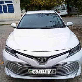 Toyota Camry 2019