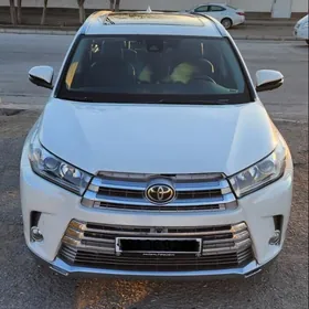 Toyota Highlander 2019