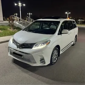 Toyota Sienna 2017