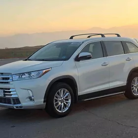 Toyota Highlander 2019