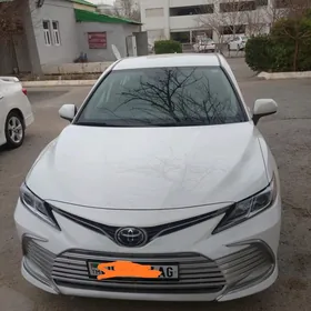 Toyota Camry 2024