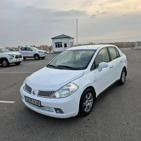 Nissan Tiida 2008