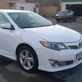 Toyota Camry 2014